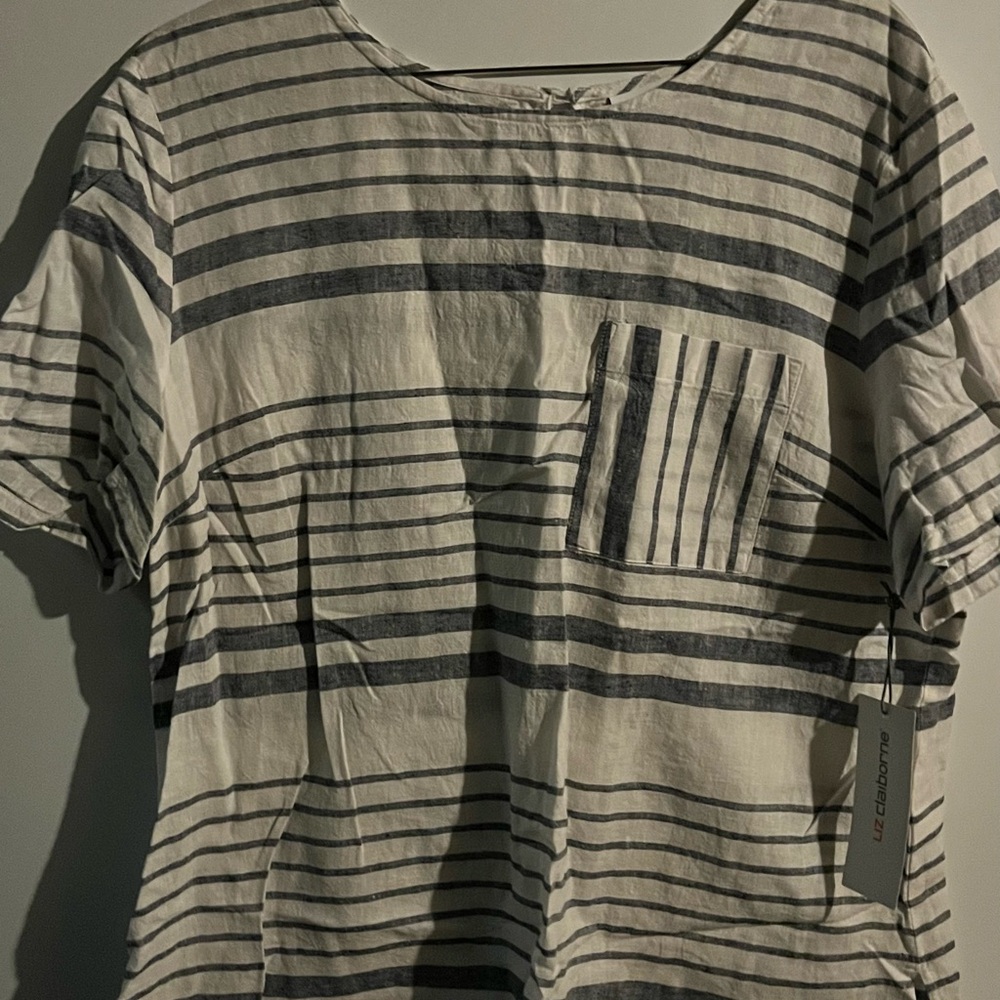 Liz Claiborne Black and White Striped Short Sleeve Top